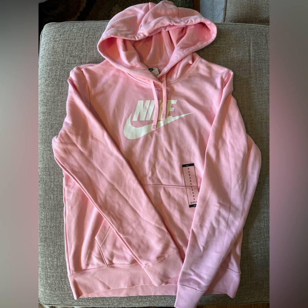 Nike Sportswear Club Fleece Women's Logo Pullover Hoodie (Light Pink)